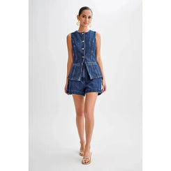 CAUSUAL SLEEVELESS VEST AND DENIM SHORTS