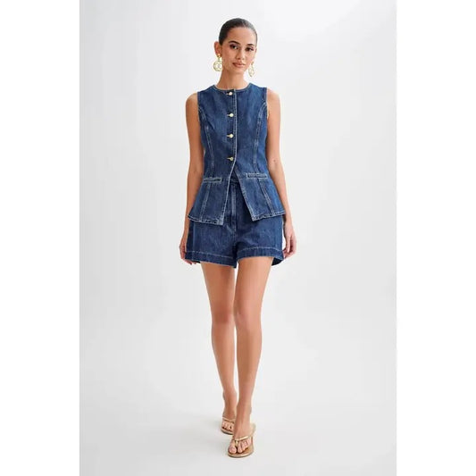 CAUSUAL SLEEVELESS VEST AND DENIM SHORTS